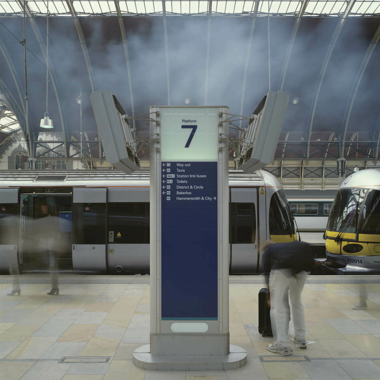 Paddington Station Passenger Information Display Systems / GRIMSHAW